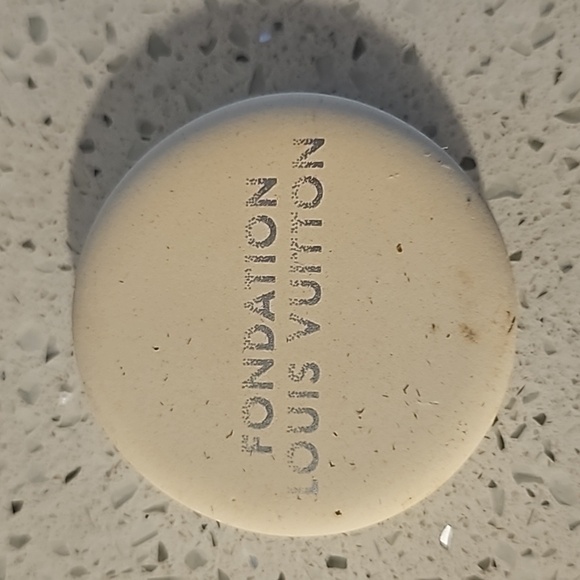 Louis Vuitton Earser from LV Paris Museum - Picture 3 of 3